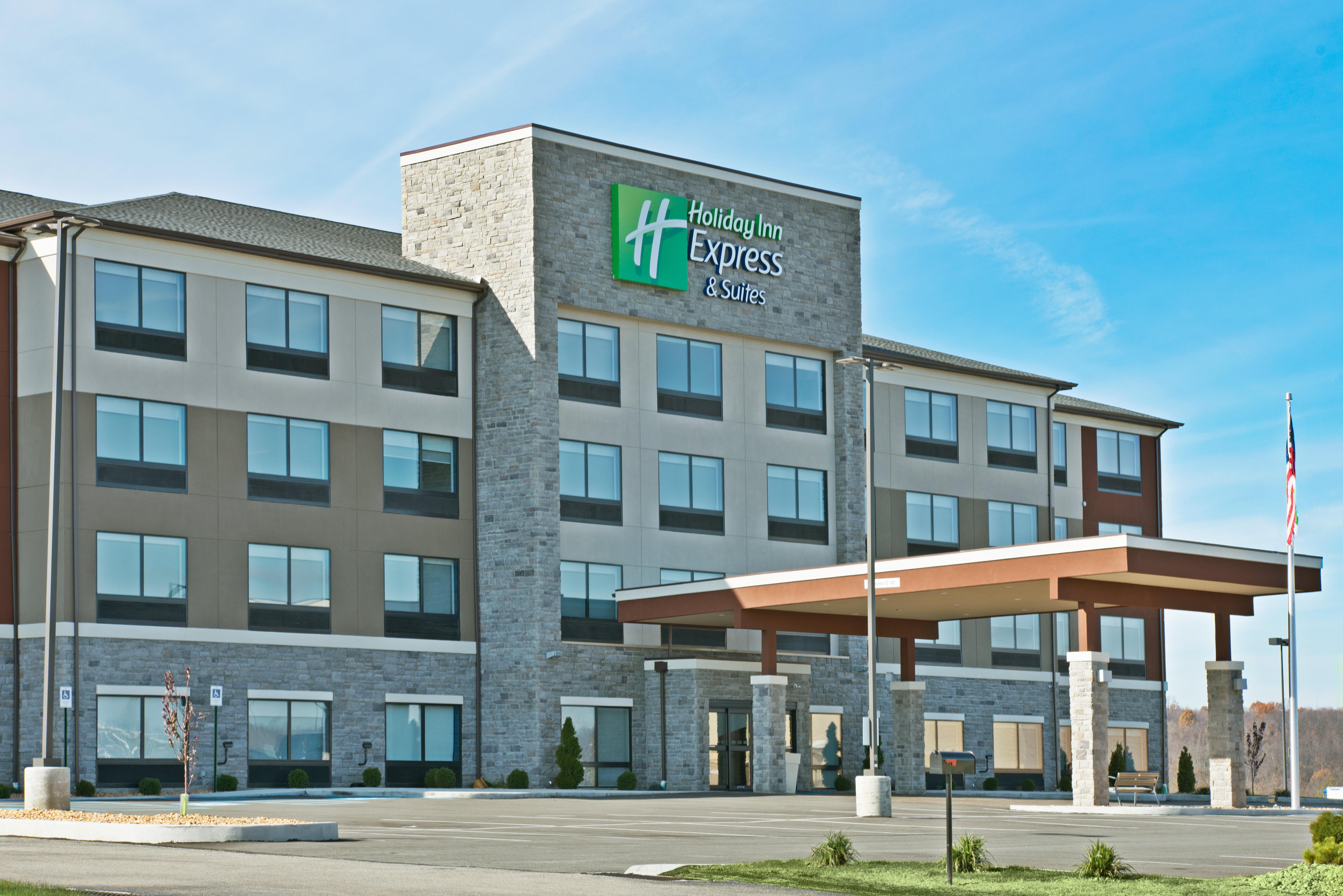 Holiday Inn Express & Suites Uniontown By Ihg Exterior photo